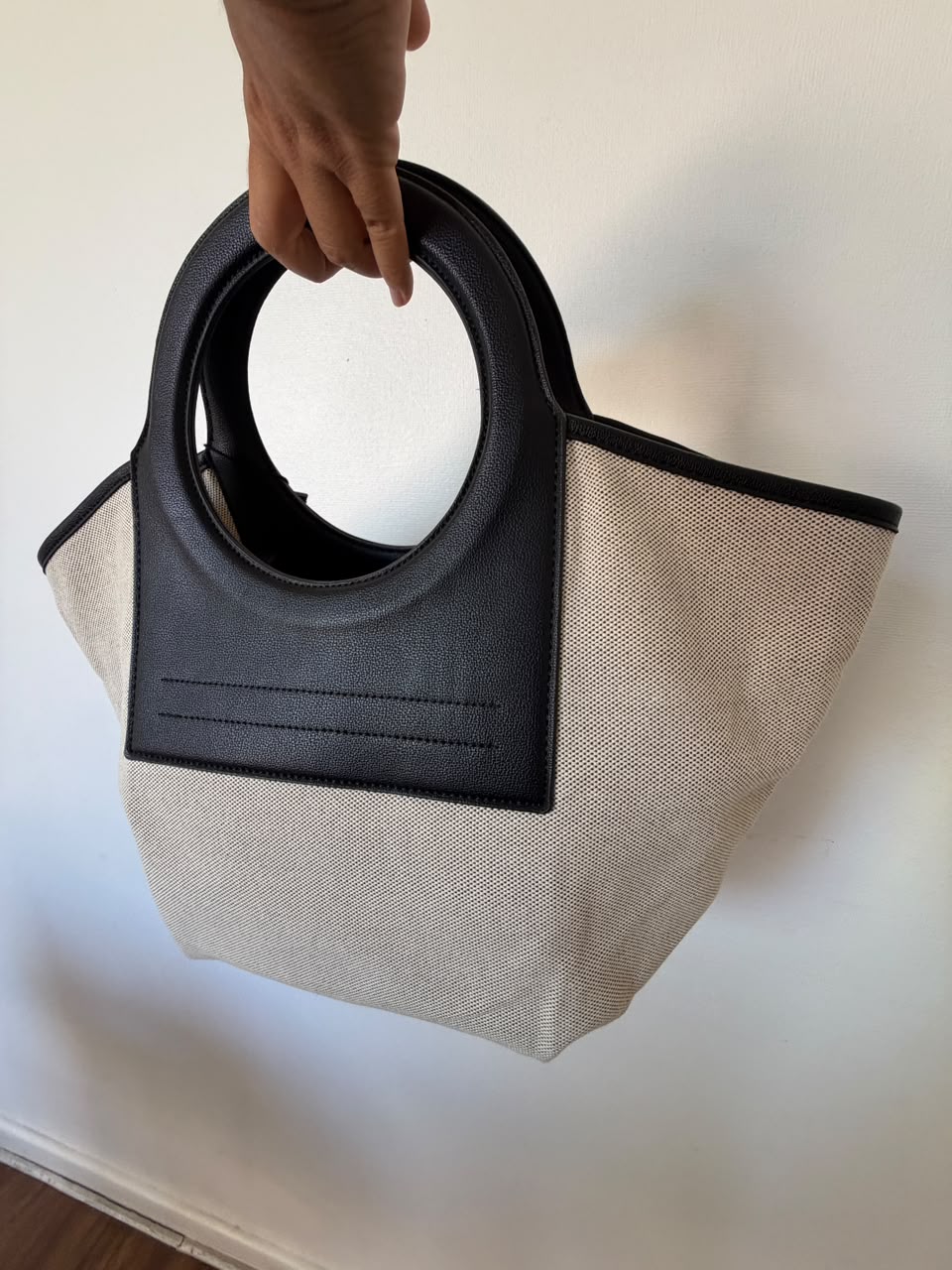 Cartera Tote Basement