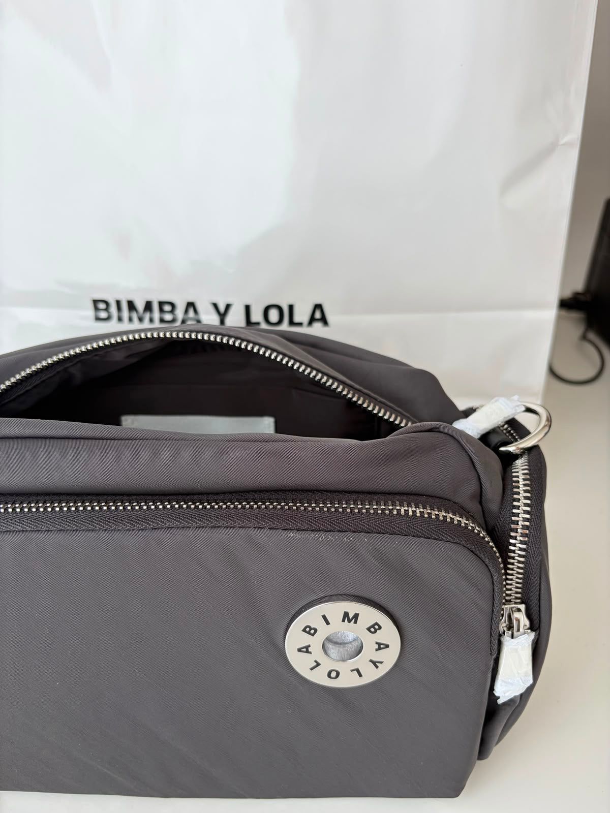 Cartera Bimba Y Lola Original Gris – Crossbody Multifuncional