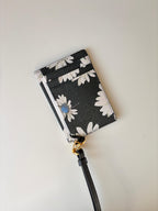 Tarjetero Bimba Y Lola – Estampado Floral Negro