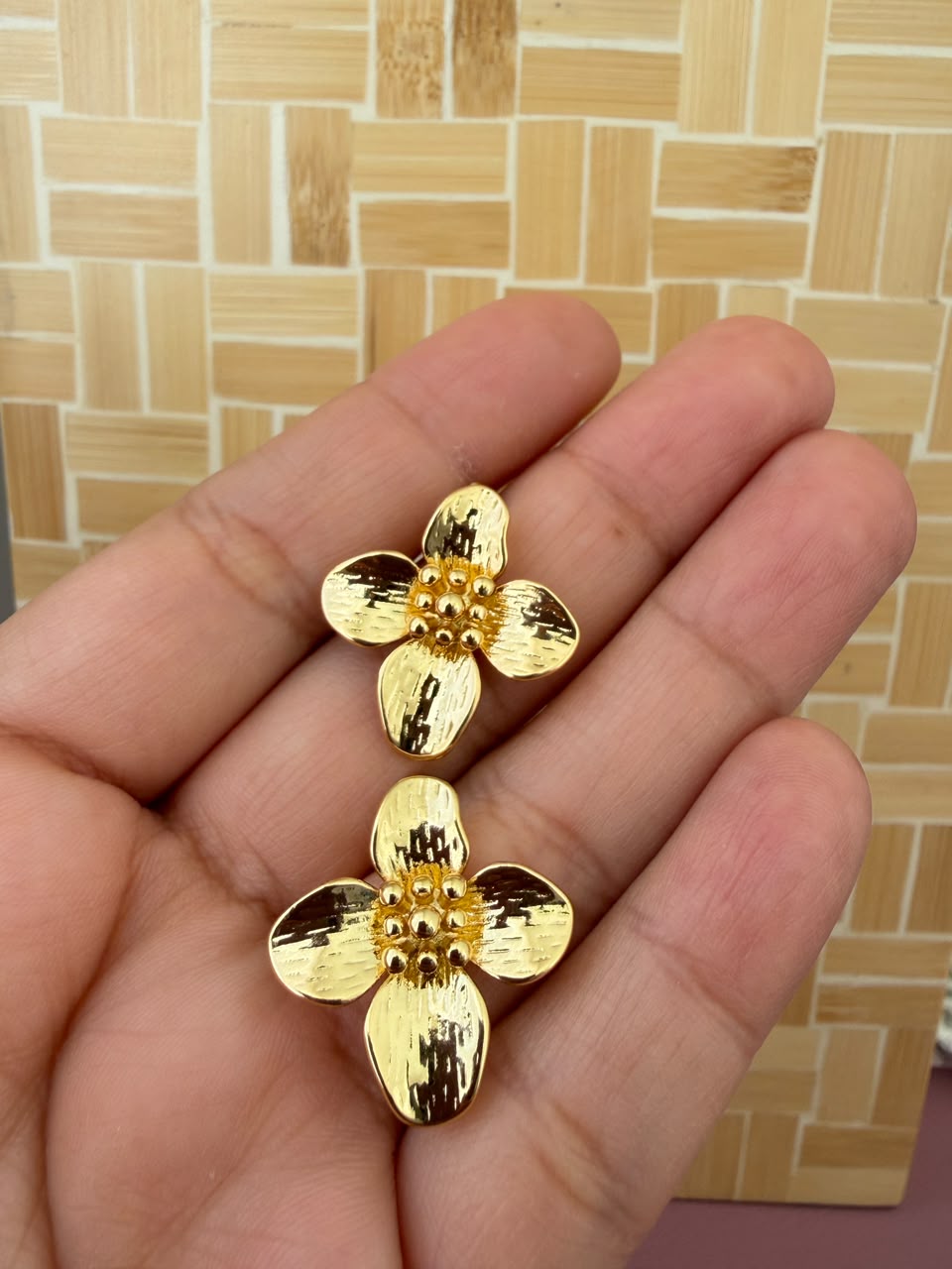 Aros Flor Dorados en Baño de Oro