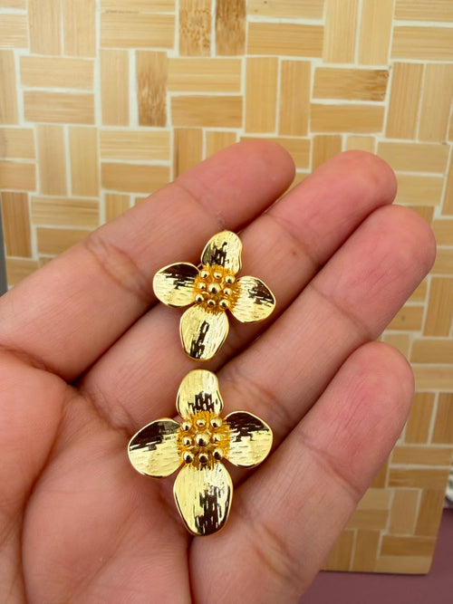 Aros Flor Dorados en Baño de Oro
