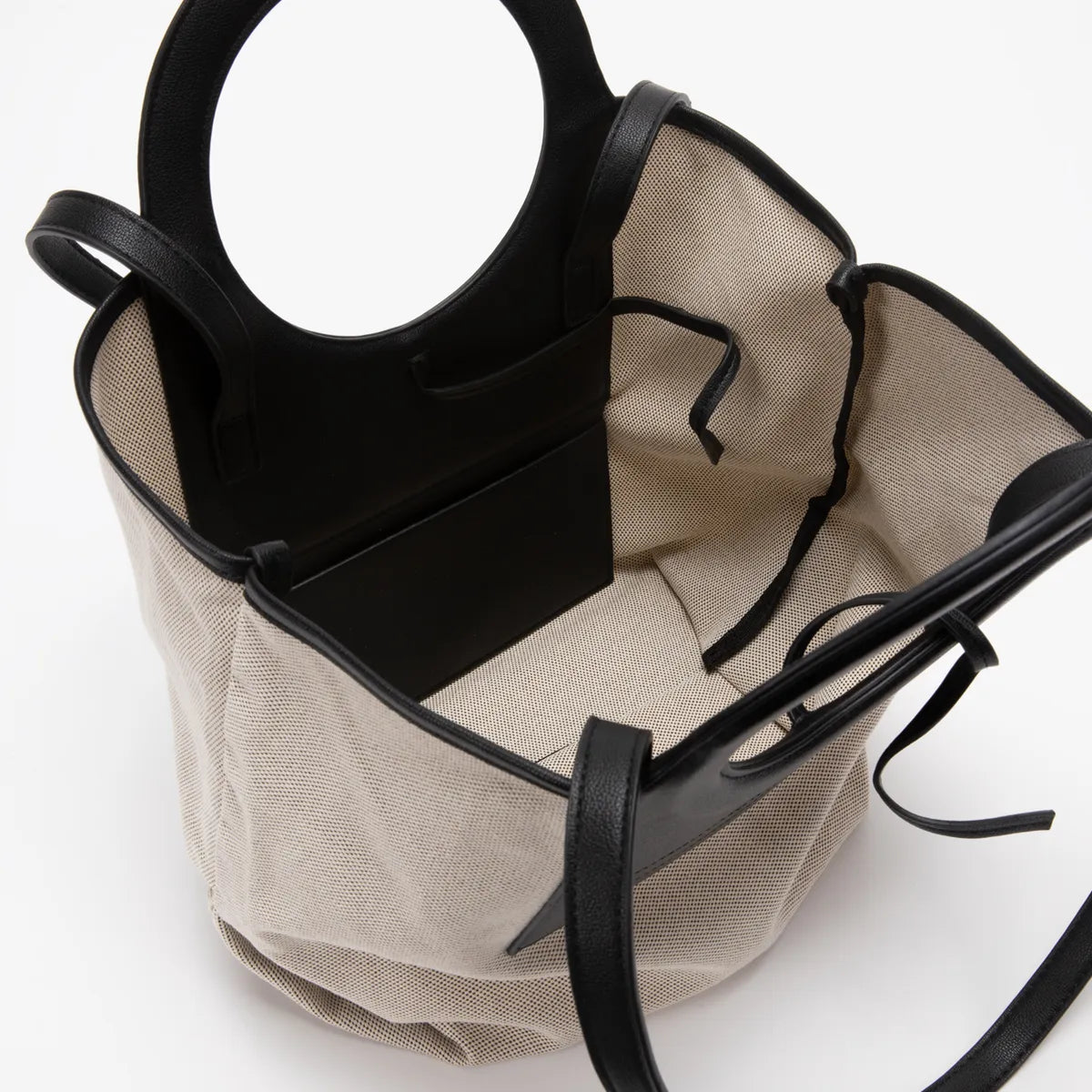 Cartera Tote Basement